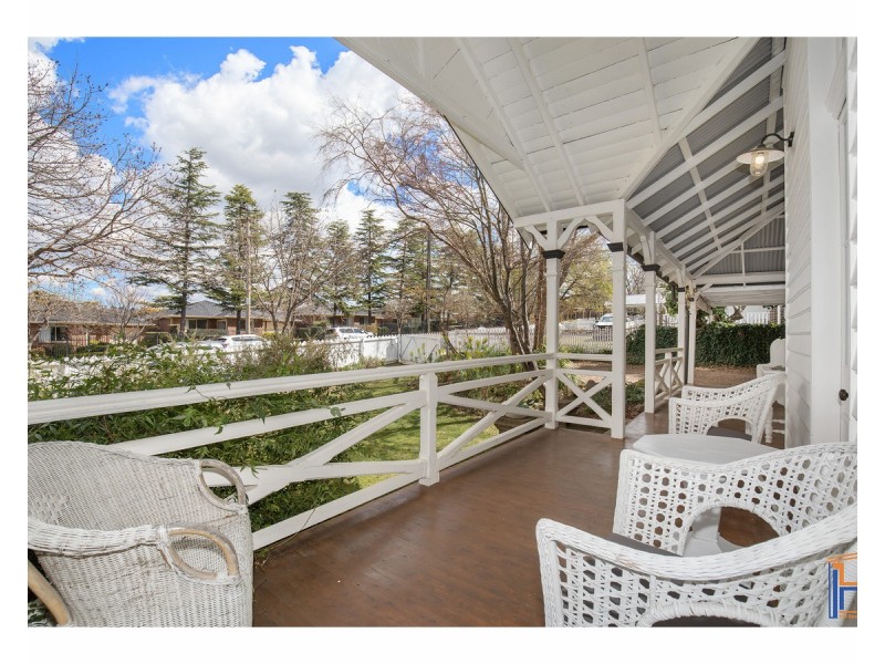 61 Mann Street, Armidale NSW 2350