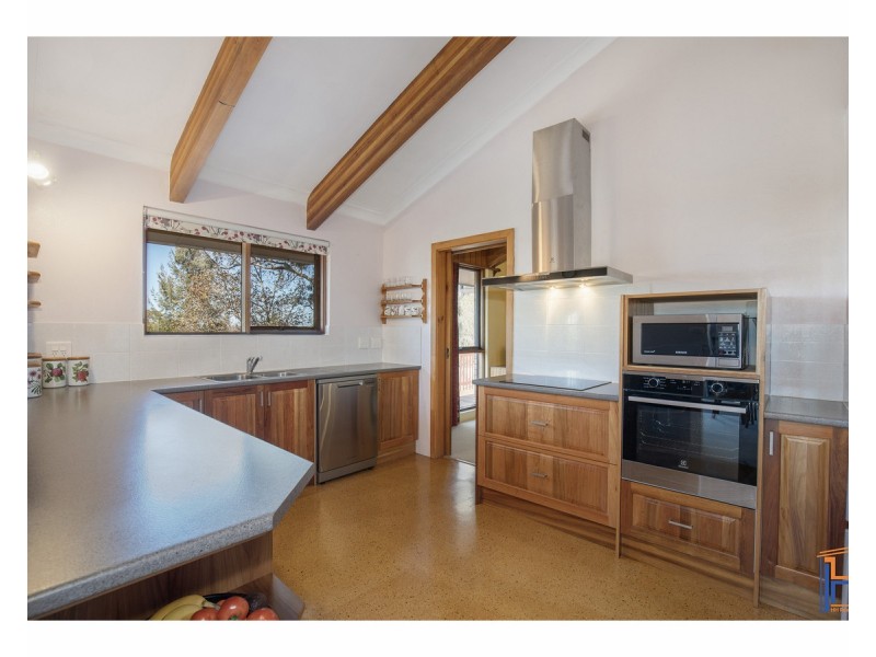 14 Campion Parade, Armidale NSW 2350