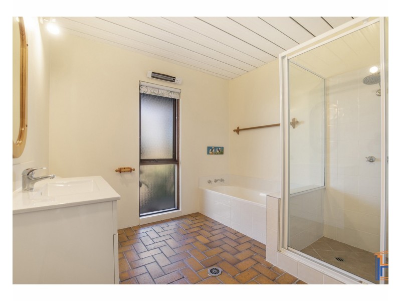 14 Campion Parade, Armidale NSW 2350