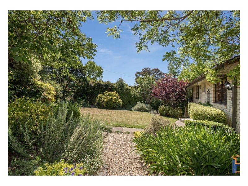 20 Campion Parade, Armidale NSW 2350