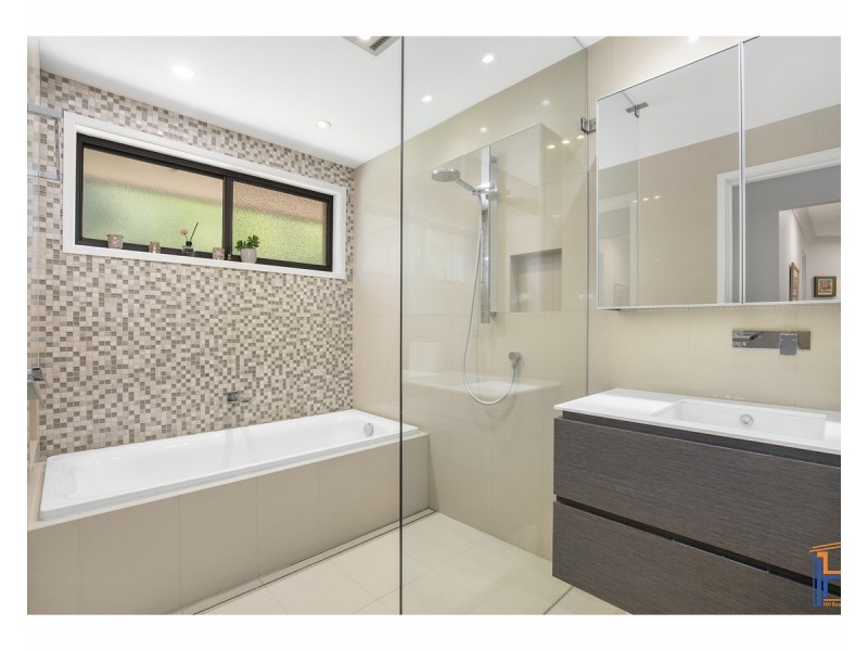 10 Crest Road, Armidale NSW 2350