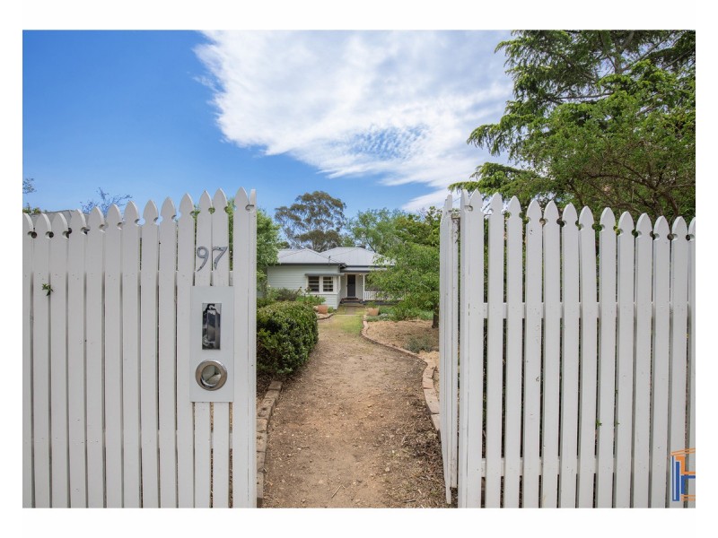 97 Mann Street, Armidale NSW 2350