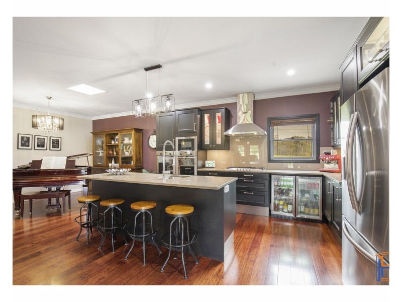 54 Barloo Road, Armidale NSW 2350