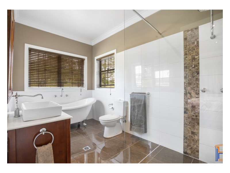 54 Barloo Road, Armidale NSW 2350