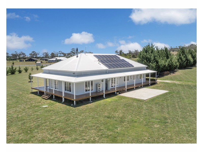 25 Post Way, Armidale NSW 2350