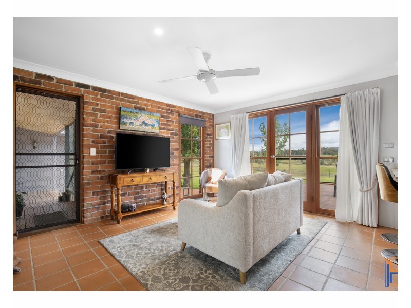 16 Highlands  Road, Armidale NSW 2350