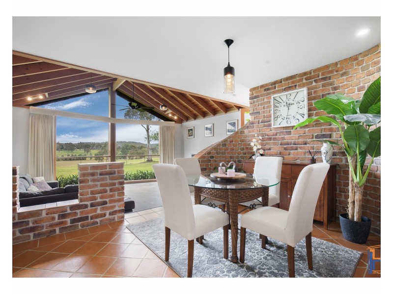 16 Highlands  Road, Armidale NSW 2350