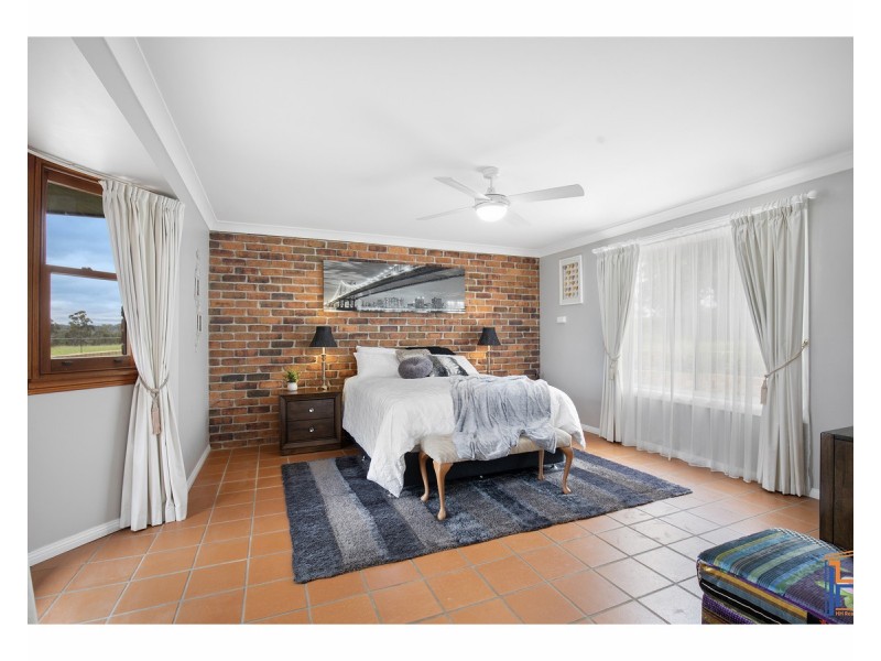 16 Highlands  Road, Armidale NSW 2350