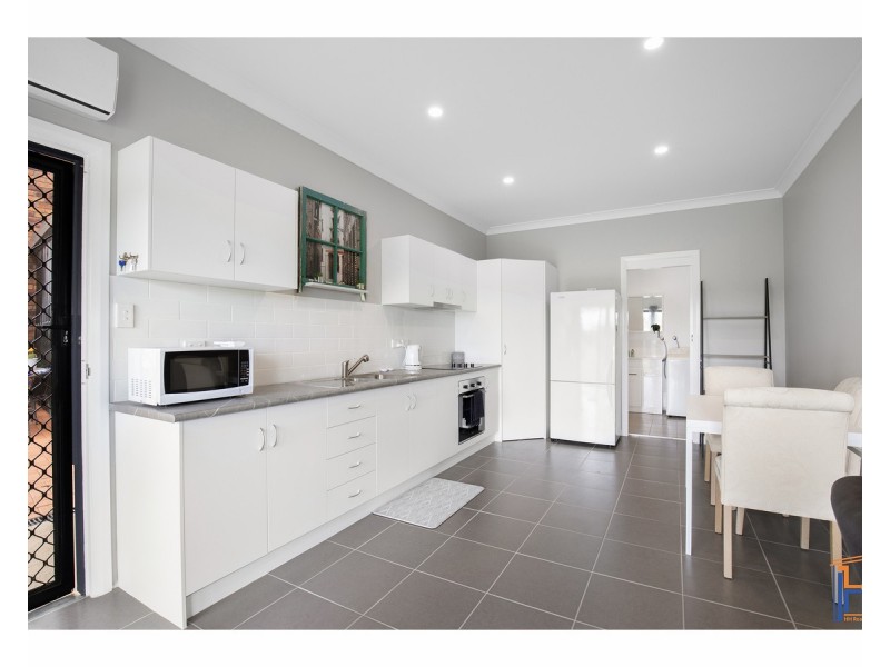 16 Highlands  Road, Armidale NSW 2350