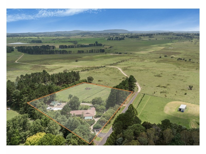 67 Wattle Drive, Armidale NSW 2350