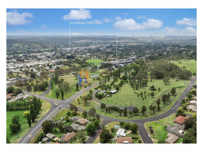 1/1 Moyes Street, Armidale NSW 2350