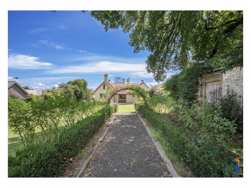 152 Brown Street, Armidale NSW 2350