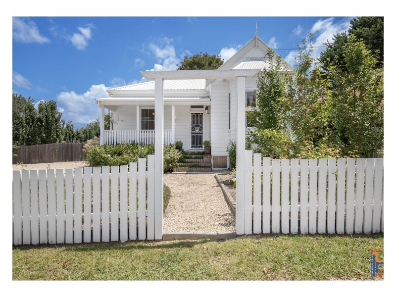 14 Marsh Street, Armidale NSW 2350