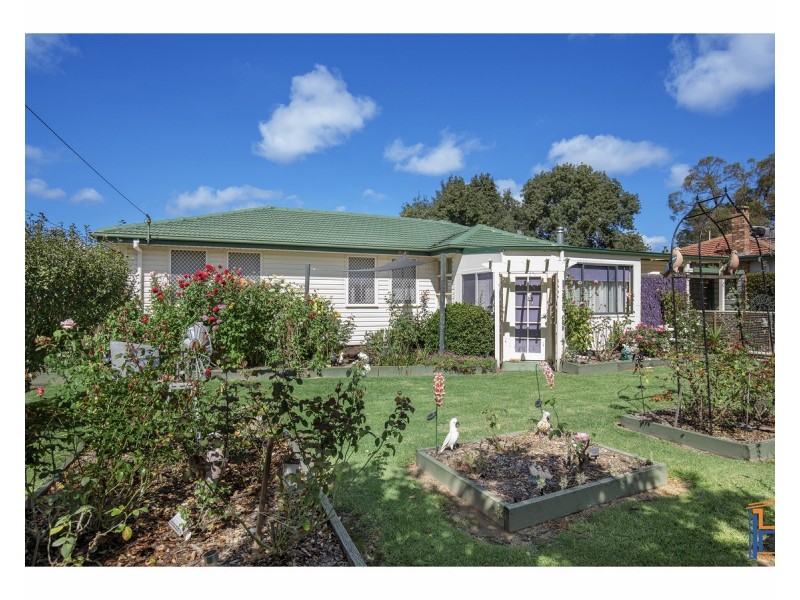10 Helen Avenue, Armidale NSW 2350