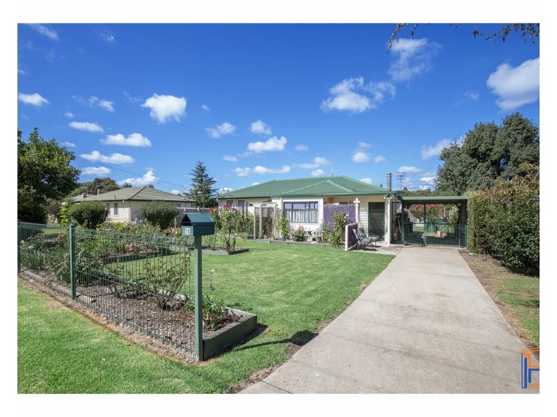 10 Helen Avenue, Armidale NSW 2350
