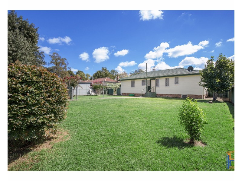 10 Helen Avenue, Armidale NSW 2350