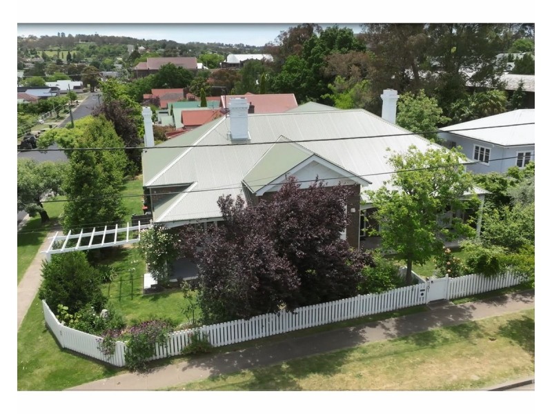 151 Brown Street, Armidale NSW 2350