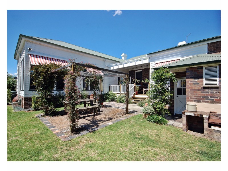 151 Brown Street, Armidale NSW 2350