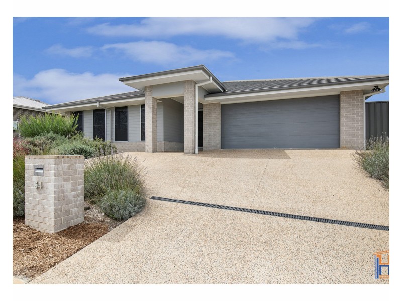 34 Cookes Road, Armidale NSW 2350