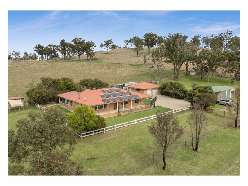 39 Kalinda Road, Armidale NSW 2350