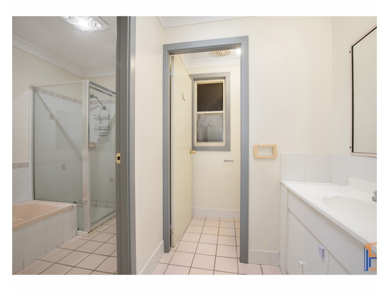 1/20 White Avenue, Armidale NSW 2350