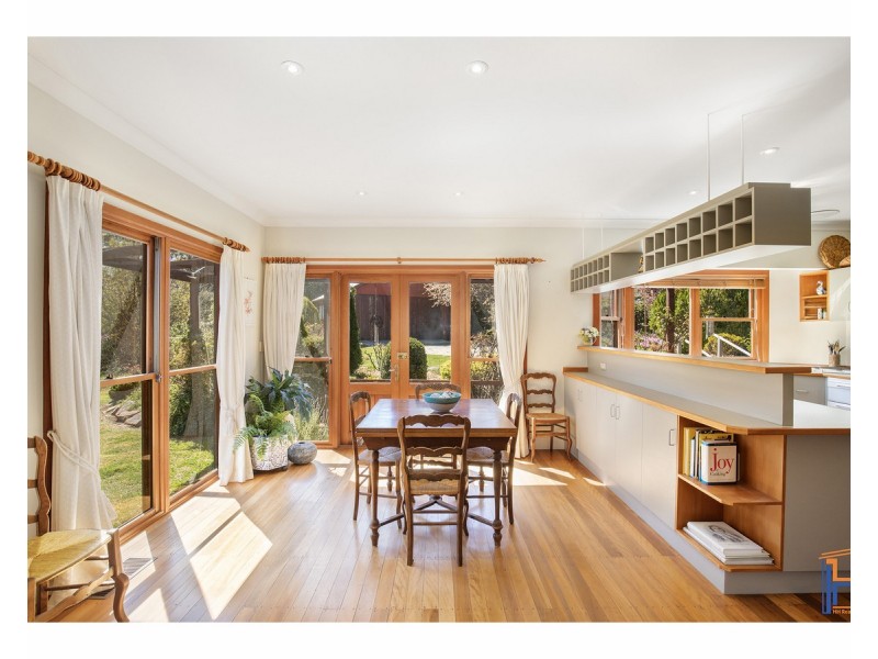 22 Crest Road, Armidale NSW 2350