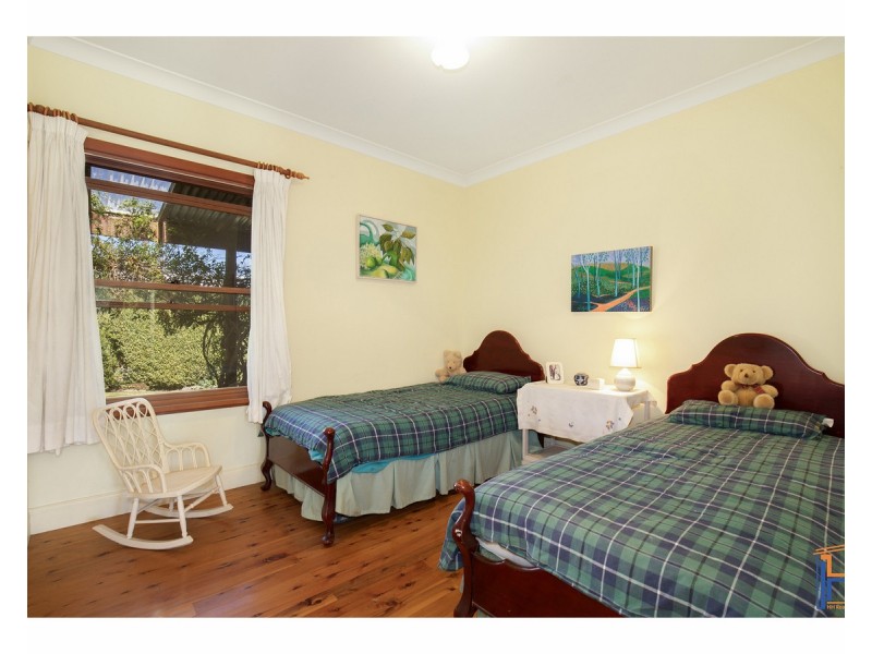 22 Crest Road, Armidale NSW 2350