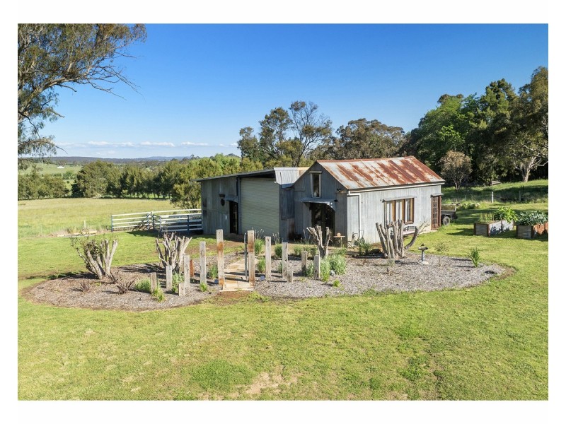 19 Sutherland Avenue, Armidale NSW 2350
