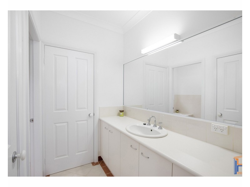 16 McCarthy Crescent, Armidale NSW 2350