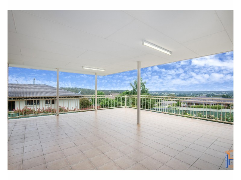 16 McCarthy Crescent, Armidale NSW 2350