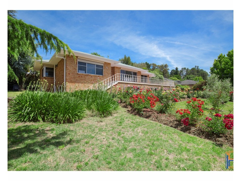 35 Campion Parade, Armidale NSW 2350