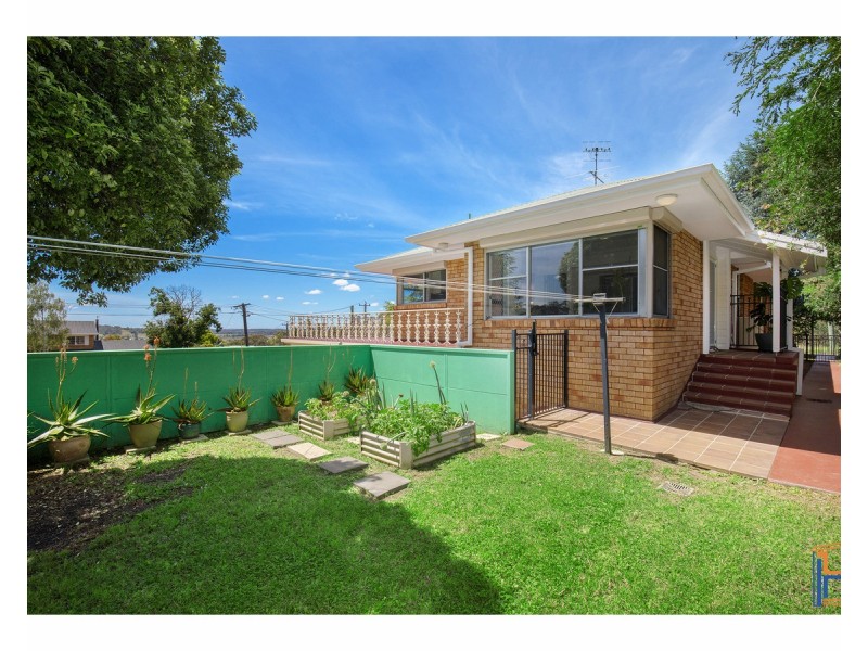 35 Campion Parade, Armidale NSW 2350