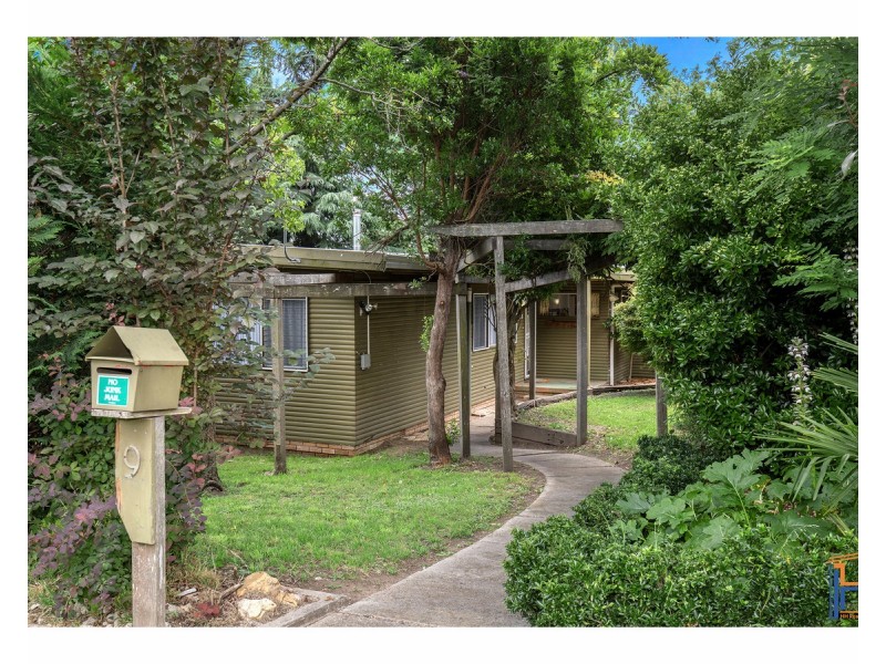 9 Reginald Avenue, Armidale NSW 2350