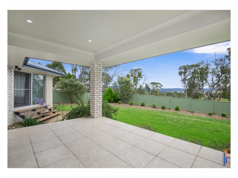 12 Hardman Close, Armidale NSW 2350
