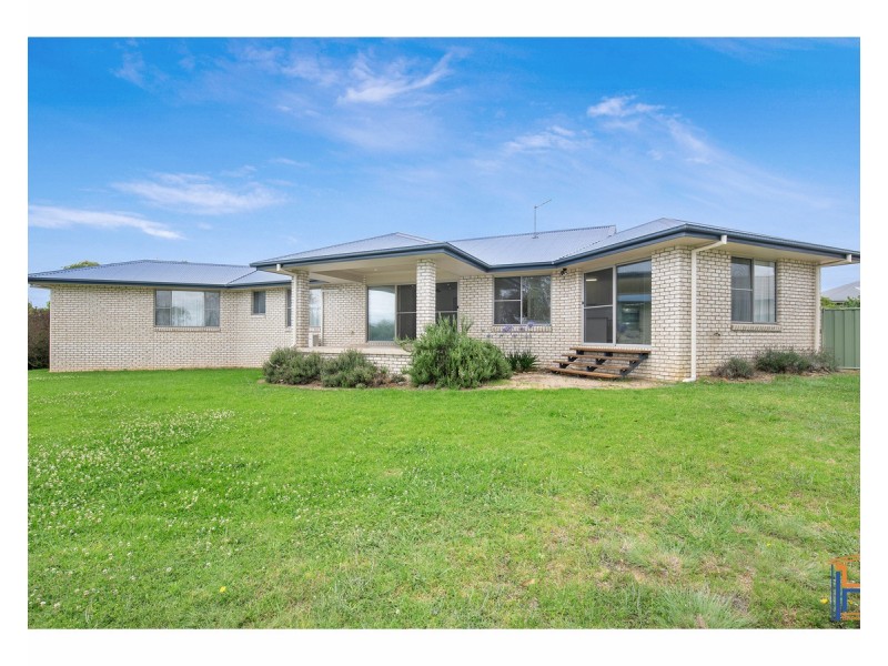 12 Hardman Close, Armidale NSW 2350