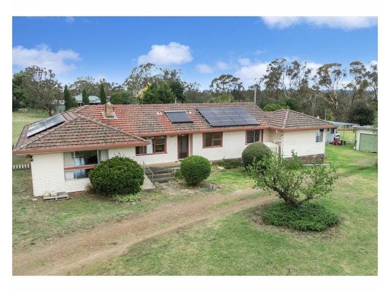 102 Apple Tree Hill Drive, Armidale NSW 2350