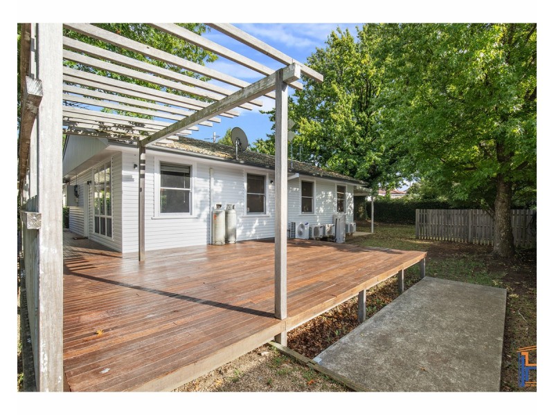 77 Queen Elizabeth Drive, Armidale NSW 2350