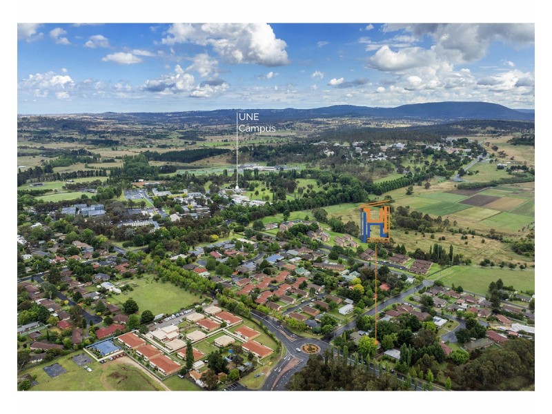 77 Queen Elizabeth Drive, Armidale NSW 2350