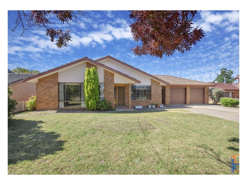 3 Hughes Place, Armidale NSW 2350
