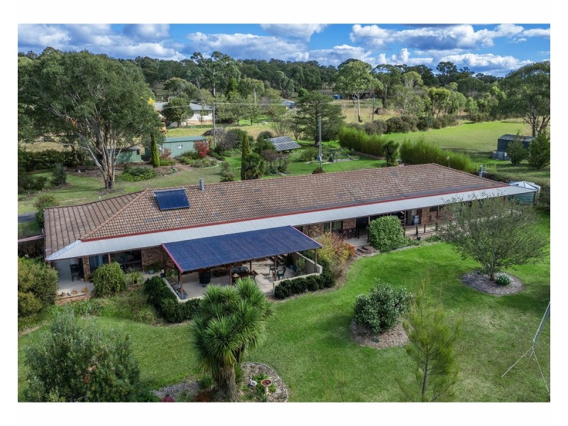 37 Inces Road, Armidale NSW 2350