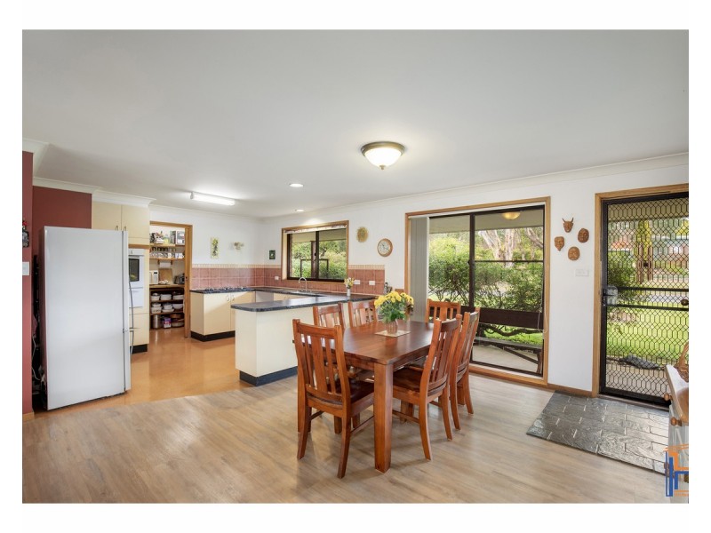 37 Inces Road, Armidale NSW 2350