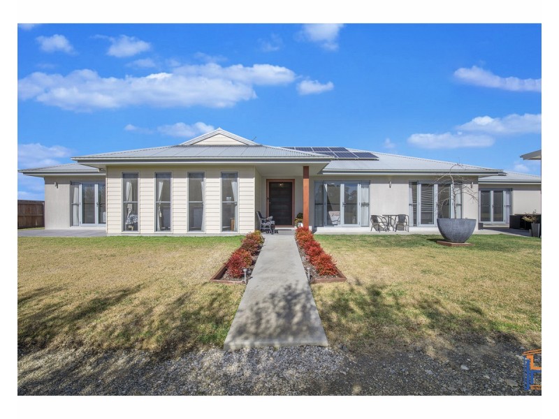 222 Dangarsleigh Road, Armidale NSW 2350