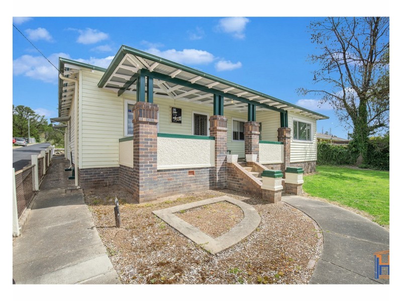 2 McShane Avenue, Armidale NSW 2350