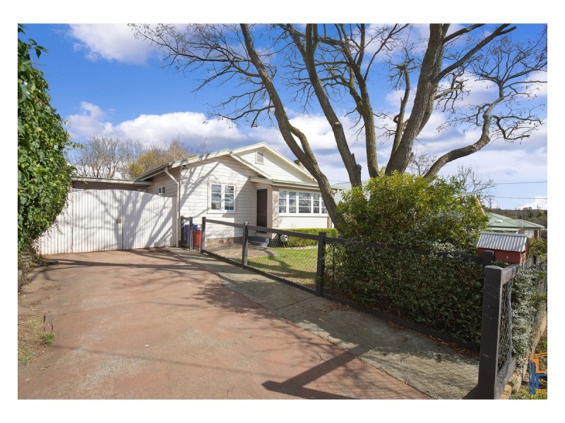 146 Mossman Street, Armidale NSW 2350