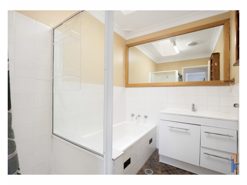 13 Kenalmac Avenue, Armidale NSW 2350
