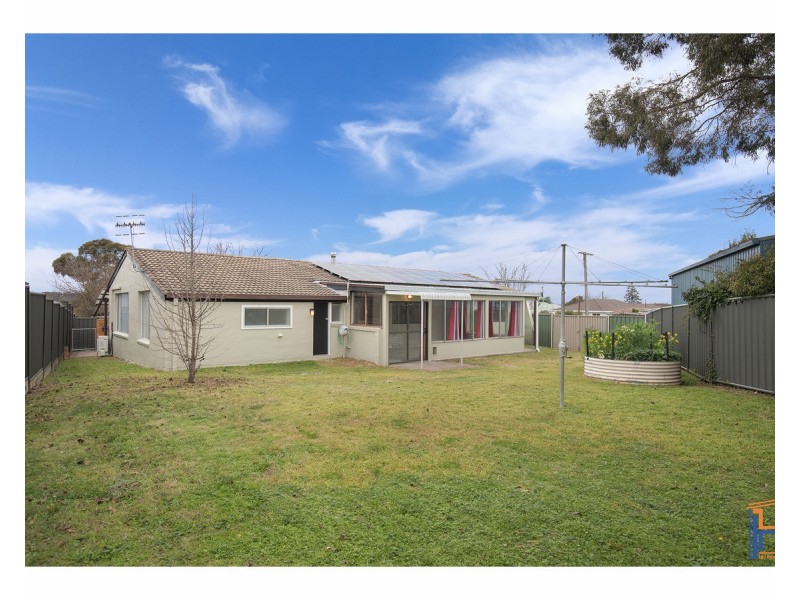 13 Kenalmac Avenue, Armidale NSW 2350