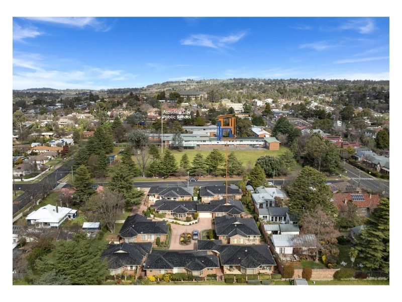 2/125 Brown Street, Armidale NSW 2350