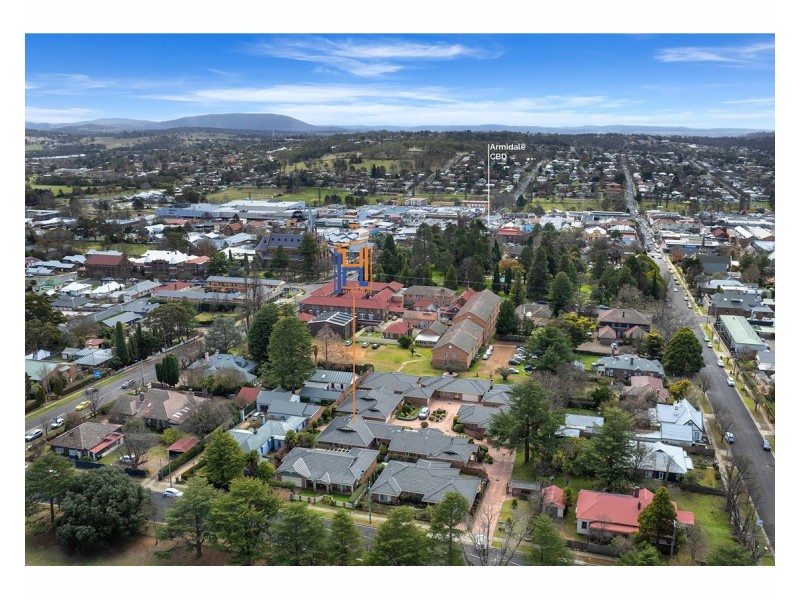 2/125 Brown Street, Armidale NSW 2350