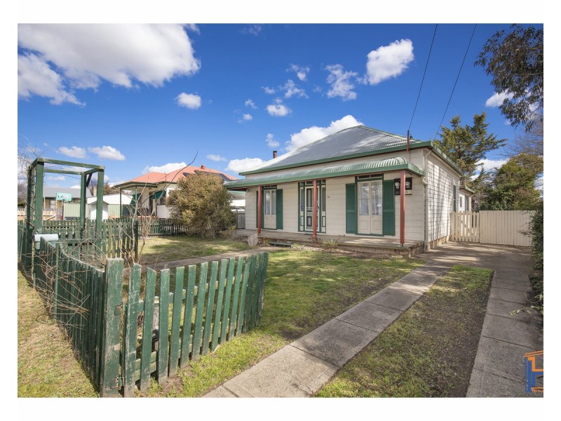 96 Golgotha Street, Armidale NSW 2350