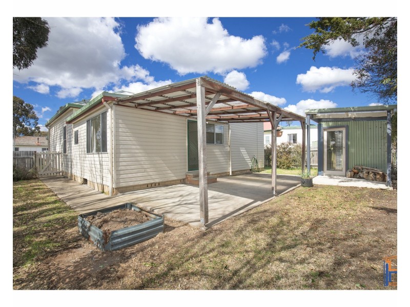 96 Golgotha Street, Armidale NSW 2350